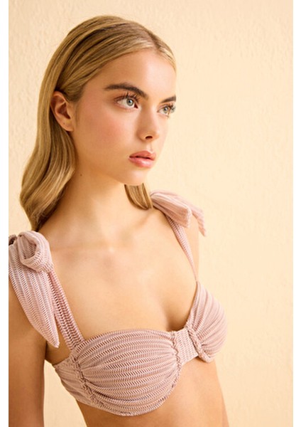 Kadın Balenli Bikini Takımı Pudra Renkli Şık Çizgili Desen ve Konforlu Kumaş fırsatları