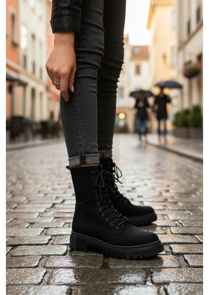 Zarif Siyah Nubuk Fermuarlı&bağcıklı Kauçuk Taban Kadın Yarım Bot modelleri