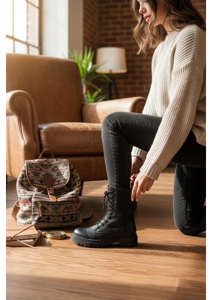 Zarif Siyah Fermuarlı& Bağcıklı Kauçuk Taban Kadın Yarım Bot modelleri