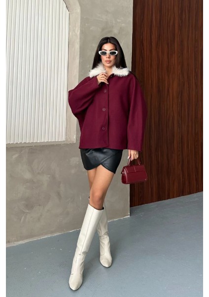 Kadın Bej Kürk Yakalı Kısa Ceket Kaşe Kumaş Oversize Geniş Kol Düğmeli Kışlık