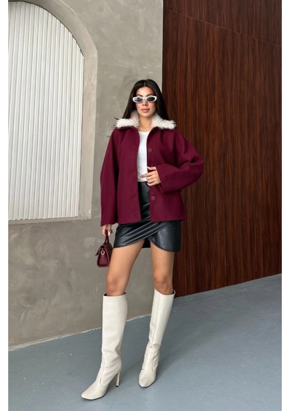 Kadın Bej Kürk Yakalı Kısa Ceket Kaşe Kumaş Oversize Geniş Kol Düğmeli Kışlık modelleri