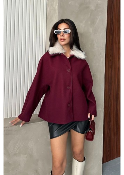 Kadın Bej Kürk Yakalı Kısa Ceket Kaşe Kumaş Oversize Geniş Kol Düğmeli Kışlık