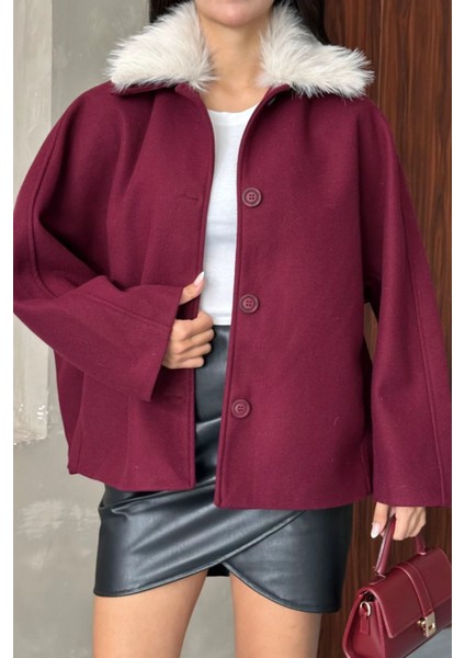 Kadın Bej Kürk Yakalı Kısa Ceket Kaşe Kumaş Oversize Geniş Kol Düğmeli Kışlık