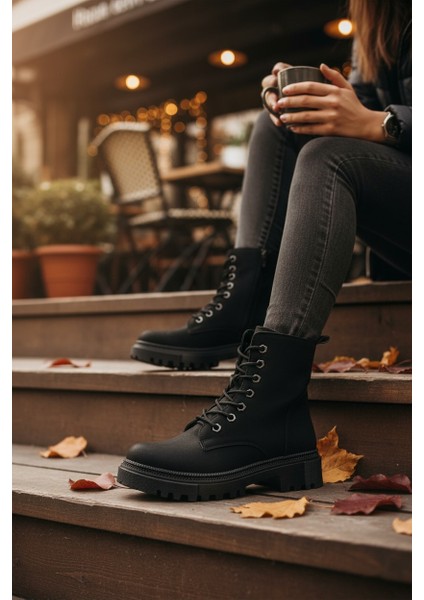 Zarif Siyah Nubuk Fermuarlı&bağcıklı Kauçuk Taban Kadın Bot