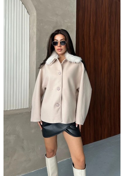Kadın Bej Kürk Yakalı Kısa Ceket Kaşe Kumaş Oversize Geniş Kol Düğmeli Kışlık fiyatları