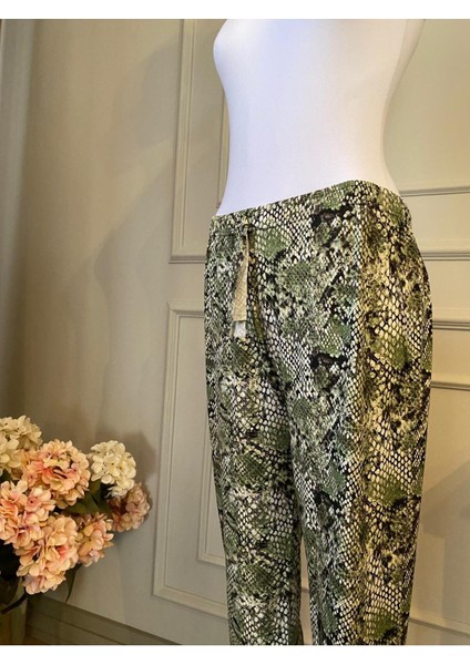 Yumuşak Dokulu, Pamuklu, Rahat Kalıp ve Şık Desenli Kadın Pijama Altı. Gün Boyu Konfor Sağlar indirimleri