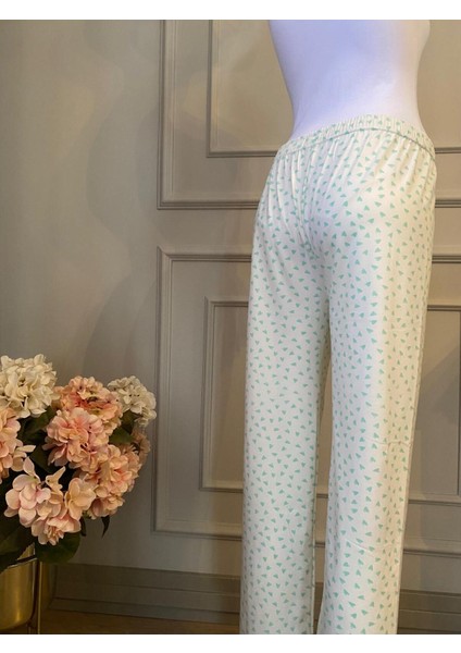 Yumuşak Dokulu, Pamuklu, Rahat Kalıp ve Şık Desenli Kadın Pijama Altı. Gün Boyu Konfor Sağlar indirimleri