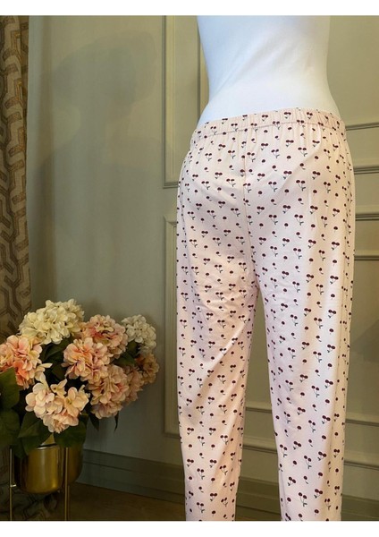 Yumuşak Dokulu, Pamuklu, Rahat Kalıp ve Şık Desenli Kadın Pijama Altı. Gün Boyu Konfor Sağlar fırsatları