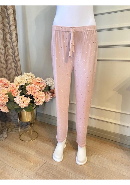 Yumuşak Dokulu, Pamuklu, Rahat Kalıp ve Şık Desenli Kadın Pijama Altı. Gün Boyu Konfor Sağlar