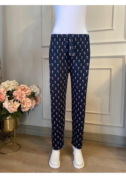 Yumuşak Dokulu, Pamuklu, Rahat Kalıp ve Şık Desenli Kadın Pijama Altı. Gün Boyu Konfor Sağlar