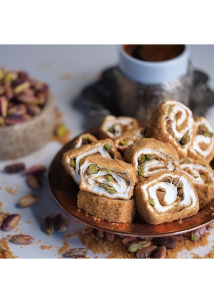 Karamel Bisküvili Antep Fıstıklı Sarma Lokum 250 G