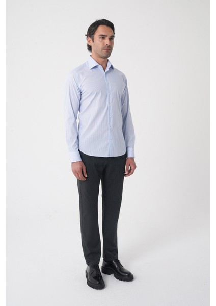 Açık Mavi Uzun Kol Klasik D Yaka Cepsiz Erkek Gömlek GMKLS250045_D33 fırsatları