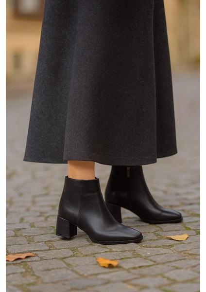 Küt Burunlu Kalın Topuklu Günlük Bot fiyatları