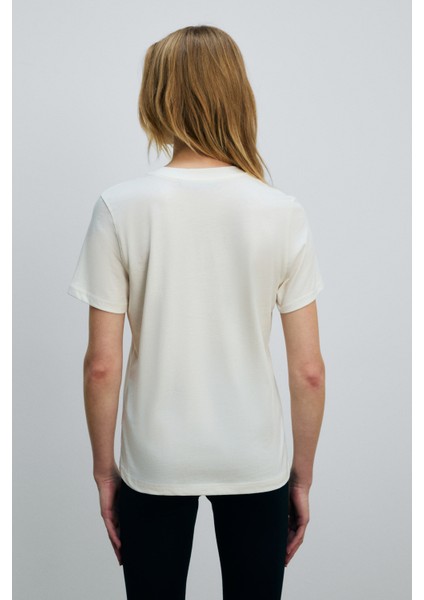 Alıne Kadın %100 Organik Pamuk Derin V Yakalı Comfort Fit Ekru T-Shirt indirimleri