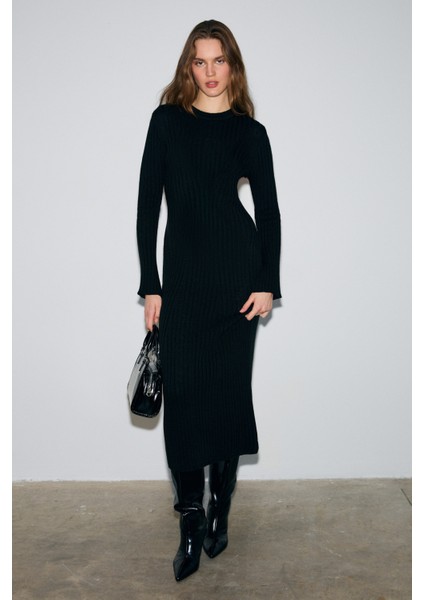 Duende Kadın Yuvarlak Yaka Çizgi Desenli Slim Fit Triko Siyah Elbise indirimleri