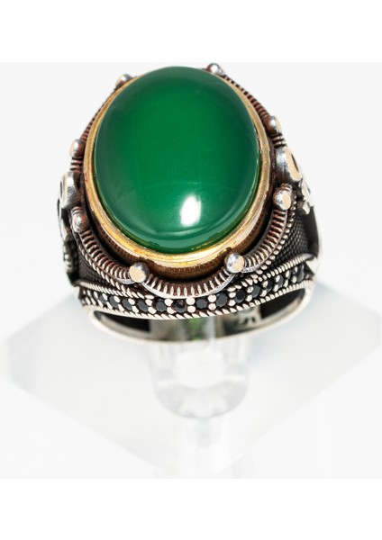 Motifli Yeşil Akik Taşlı 925 Ayar Gümüş Erkek Yüzük – Gücün ve Dengenin Sembolü