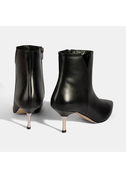 Kadın Siyah Ince Topuklu Sivri Burunlu Deri Bot