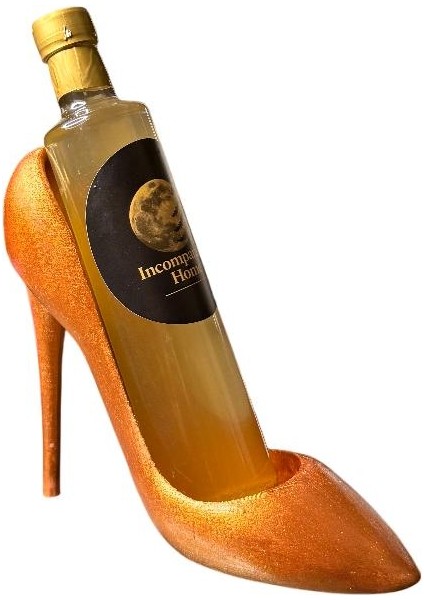 Stiletto Görünümlü Şişe Standı – El Boyaması Şık ve Dekoratif Şişe Tutucu | Modern Ev Dekoru (Bakır) modelleri