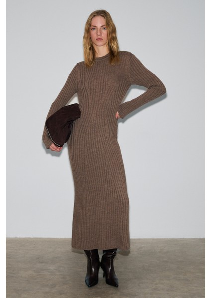 Duende Kadın Yuvarlak Yaka Çizgi Desenli Slim Fit Triko Vizon Elbise