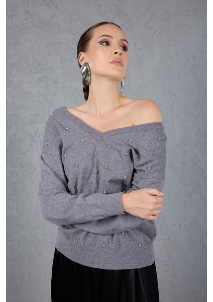 Kadın Gri Önü Taş Detaylı V Yaka Triko Bluz fiyatları