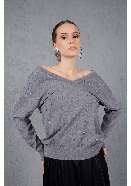 Kadın Gri Önü Taş Detaylı V Yaka Triko Bluz fırsatları