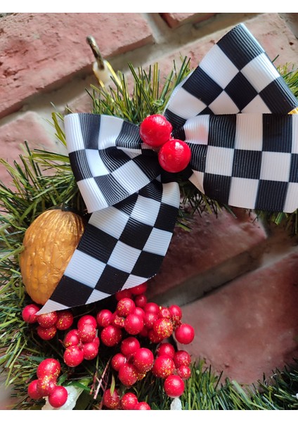 Yılbaşı Süsü Kapı Duvar Çelengi Mckenzie Kurdele Detaylı 25CM fiyatları