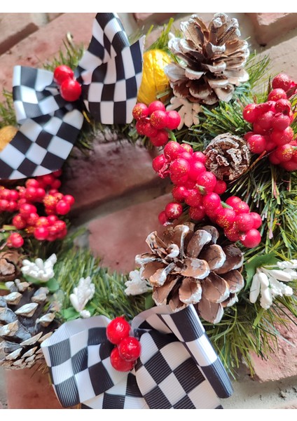 Yılbaşı Süsü Kapı Duvar Çelengi Mckenzie Kurdele Detaylı 25CM modelleri