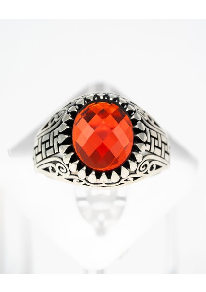 Desenli Kırmızı Garnet Taşlı 925 Ayar Gümüş Erkek Yüzük – Şıklığın ve Gücün Simgesi