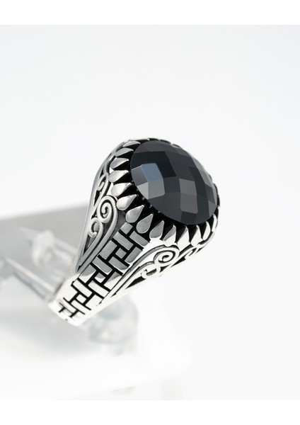 Desenli Siyah Oniks Taşlı 925 Ayar Gümüş Erkek Yüzük – Güçlü ve Asil Tasarım modelleri