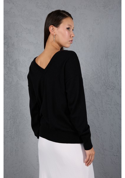 Kadın Siyah Önü Taş Detaylı V Yaka Triko Bluz fırsatları