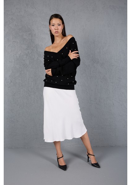 Kadın Siyah Önü Taş Detaylı V Yaka Triko Bluz