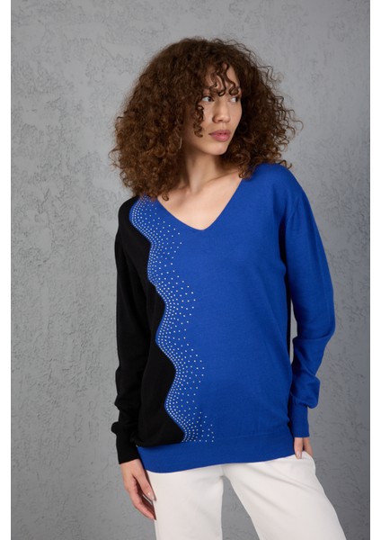 Saks-Siyah Iki Renkli Taş Detaylı V Yaka Triko Bluz modelleri