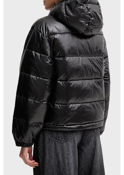 Kapitoneli Loose Fit Kapüşonlu Parlak Şişme Mont LV047D505GUB1 Bayan Mont LV047D505G Ub1 modelleri