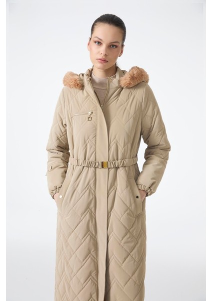 Kürk Detaylı Kapüşonlu Uzun Şişme Mont 12765 fırsatları