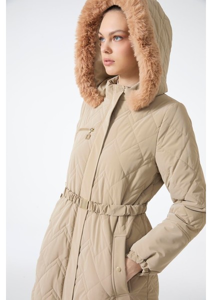 Kürk Detaylı Kapüşonlu Uzun Şişme Mont 12765