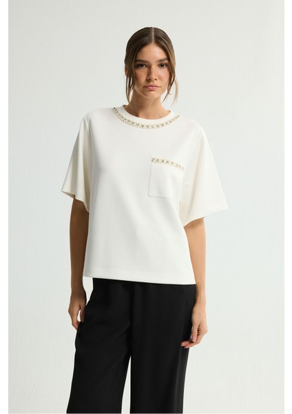 Cepleri ve Yakası Taşlı Tişört Kemik 175L9677000 fırsatları
