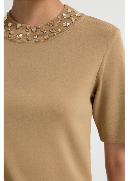 Yakası Taş Detaylı Triko Kazak Camel 13943006002 fiyatları