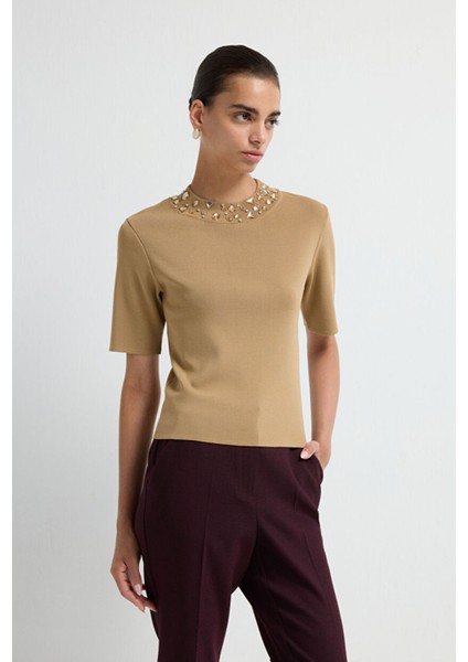 Yakası Taş Detaylı Triko Kazak Camel 13943006002 indirimleri