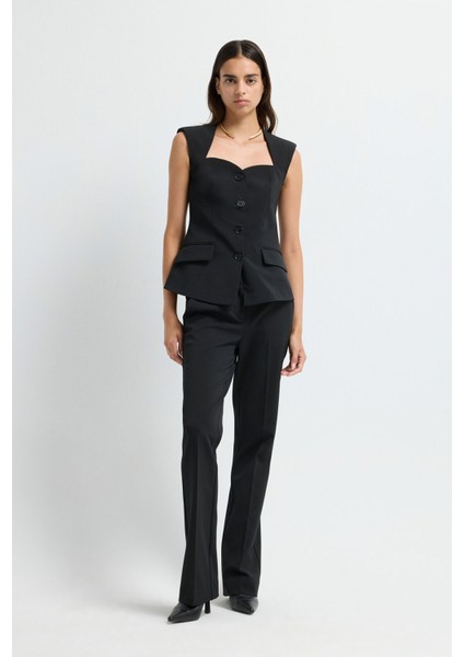 Vatkalı Önü Cepli Yelek Siyah 17943071003 modelleri