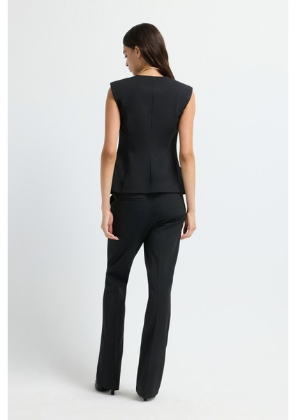 Vatkalı Önü Cepli Yelek Siyah 17943071003 indirimleri