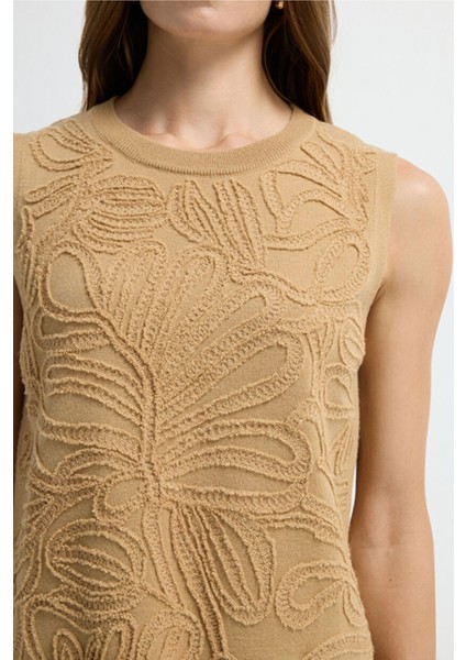 Kabartma Desenli Triko Süveter Camel 16745372000 fiyatları