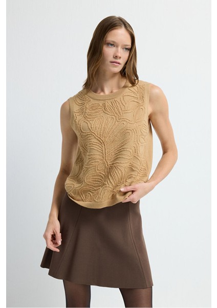 Kabartma Desenli Triko Süveter Camel 16745372000 fırsatları