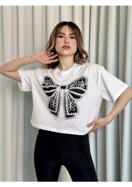 Oversize Beyaz Baskılı Crop Tişört fiyatları