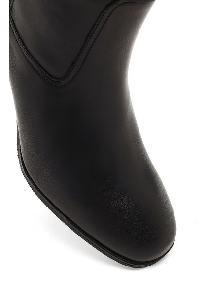 Kadın Siyah Fermuarlı Kalın Topuklu Deri Bot 25WFD163118