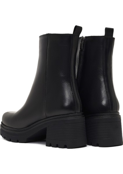 Kadın Siyah Fermuarlı Kalın Topuklu Deri Bot 25WFD187518