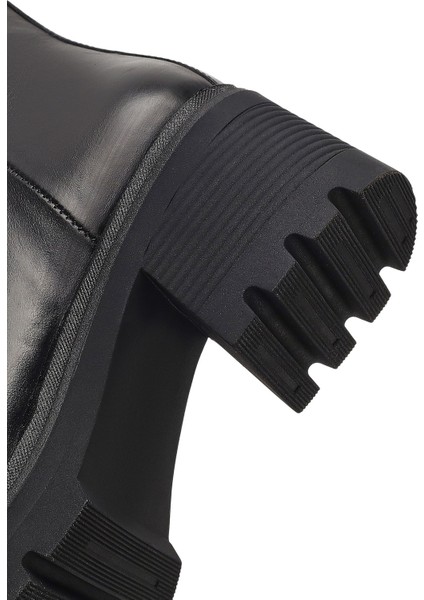 Kadın Siyah Fermuarlı Kalın Topuklu Deri Bot 25WFD187518