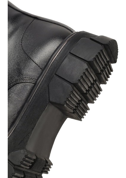 Erkek Siyah Fermuarlı Kalın Tabanlı Deri Bot 25WFD650318