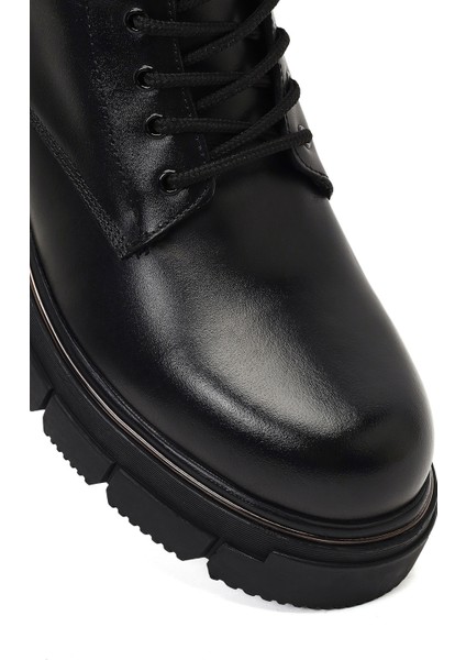 Erkek Siyah Fermuarlı Kalın Tabanlı Deri Bot 25WFD650318