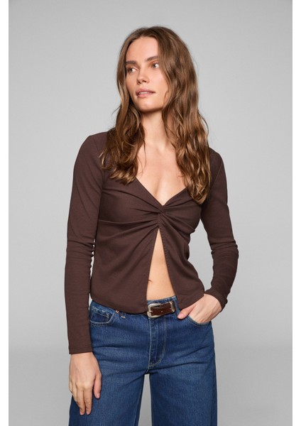 Anuvıea Kadın Asimetrik Yakalı Önü Açık Esnek Kumaşlı Uzun Kollu Koyu Kahverengi Bluz