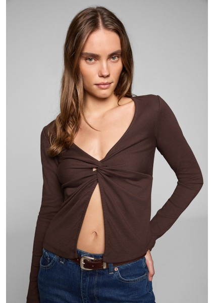 Anuvıea Kadın Asimetrik Yakalı Önü Açık Esnek Kumaşlı Uzun Kollu Koyu Kahverengi Bluz fırsatları